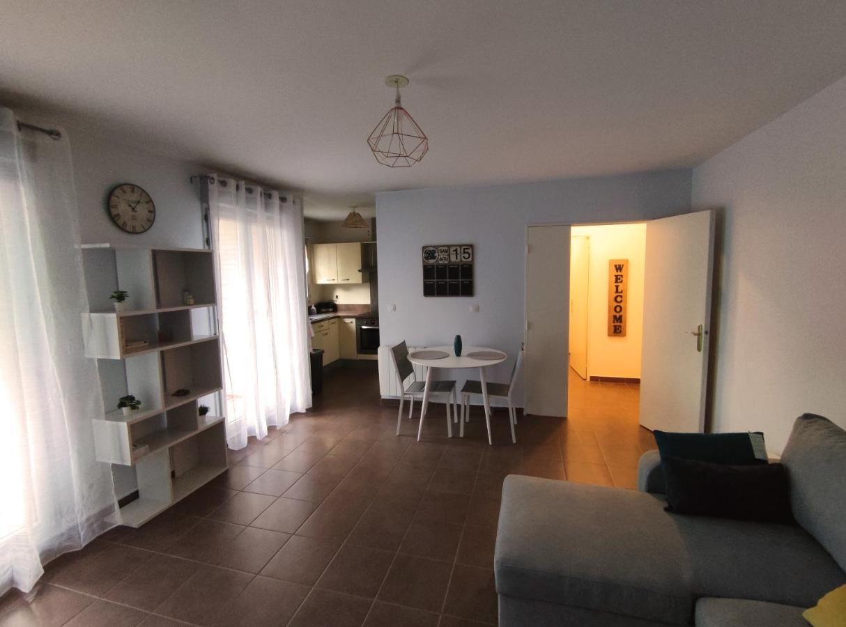 Appartement Avec Jardin Et Terrasse Pres De Paris Mantes-la-Jolie Eksteriør bilde