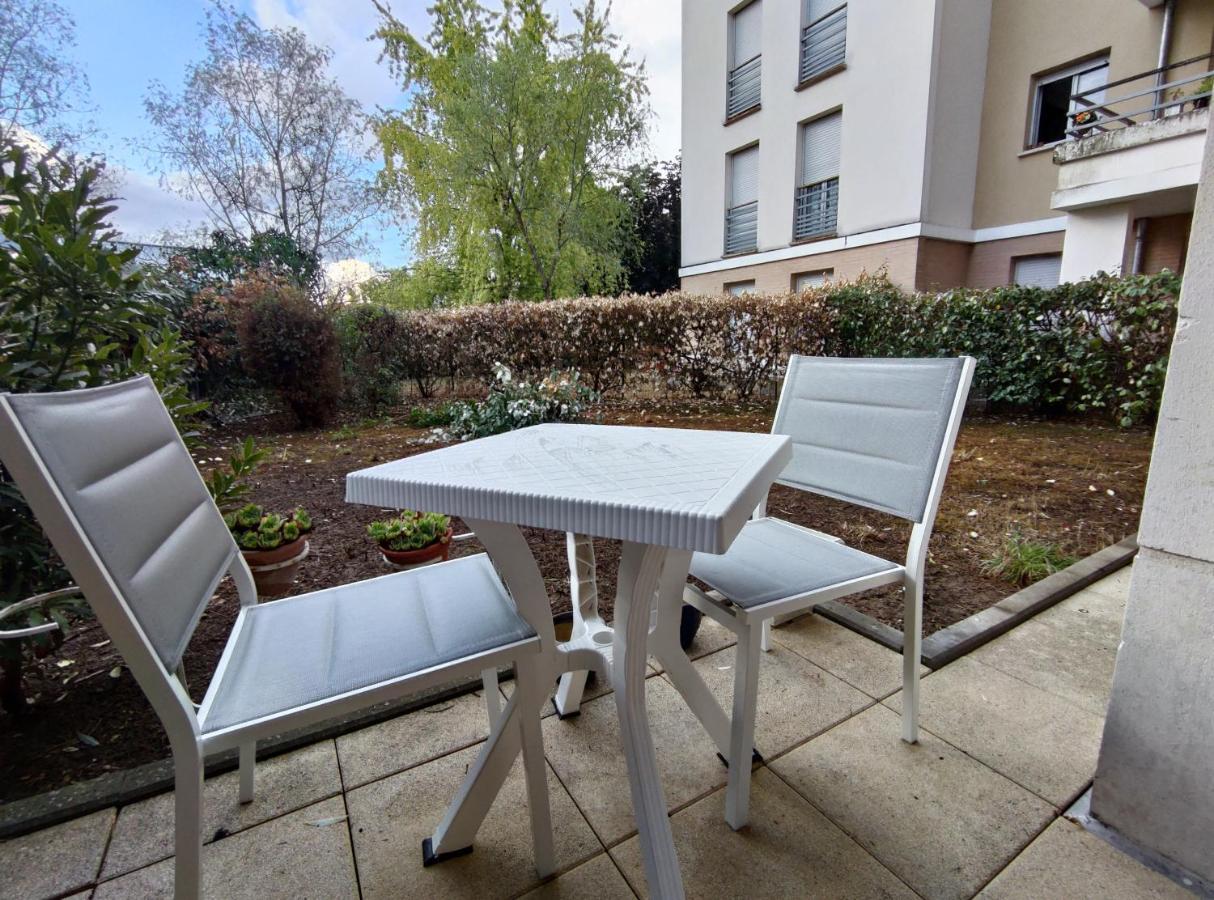 Appartement Avec Jardin Et Terrasse Pres De Paris Mantes-la-Jolie Eksteriør bilde
