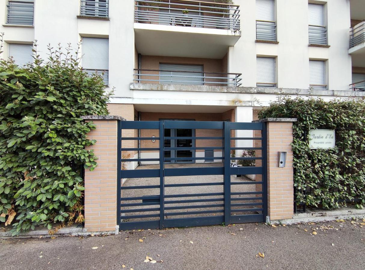 Appartement Avec Jardin Et Terrasse Pres De Paris Mantes-la-Jolie Eksteriør bilde