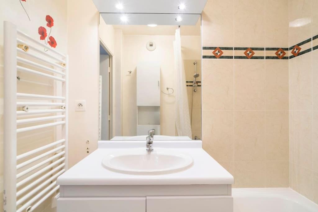 Appartement Avec Jardin Et Terrasse Pres De Paris Mantes-la-Jolie Eksteriør bilde