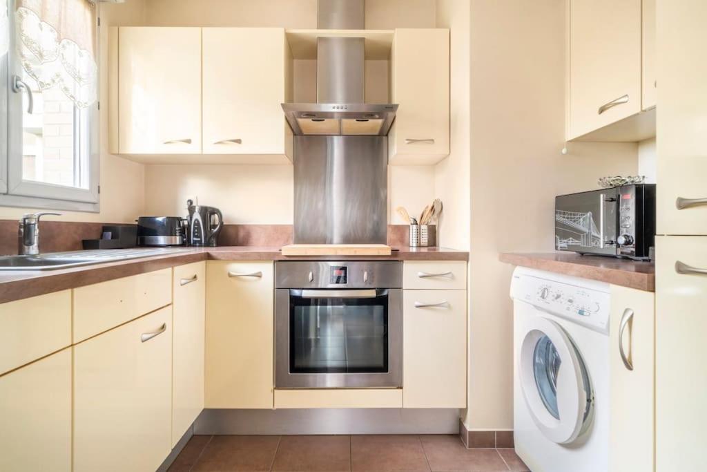 Appartement Avec Jardin Et Terrasse Pres De Paris Mantes-la-Jolie Eksteriør bilde