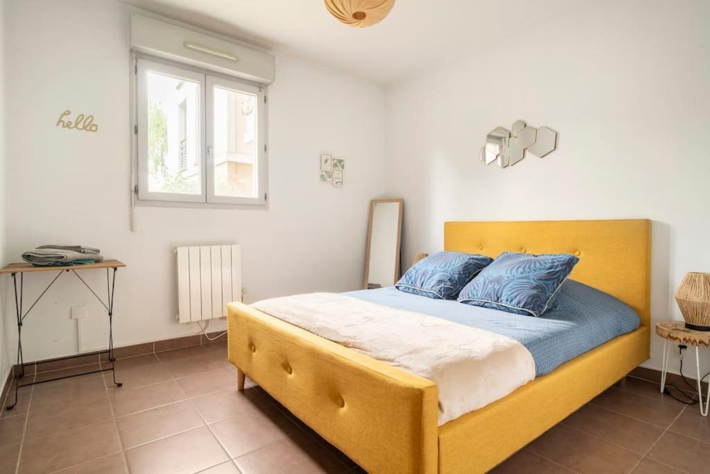 Appartement Avec Jardin Et Terrasse Pres De Paris Mantes-la-Jolie Eksteriør bilde